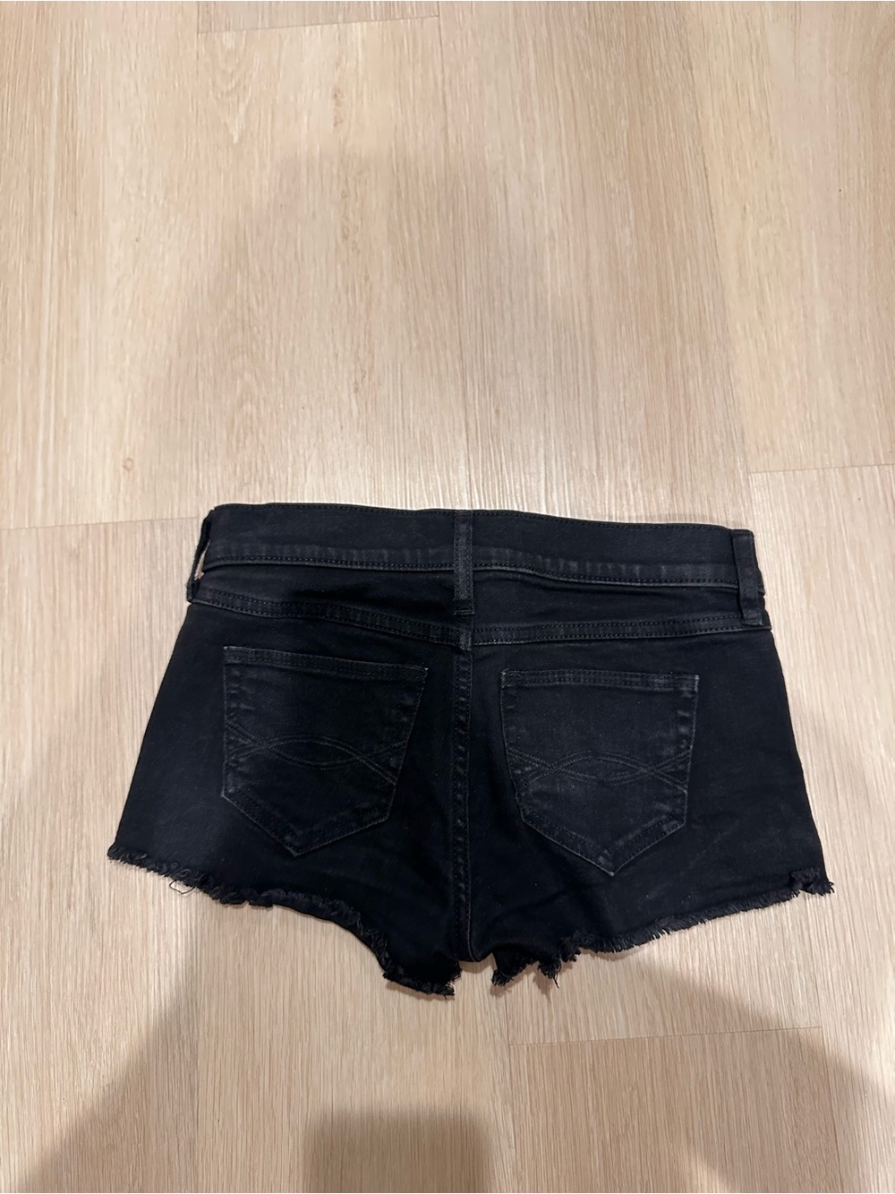 Vintage Abercrombie Women’s Short Jean Shorts - Picture 4 of 4